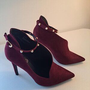 COMPAGNIA ITALIANA HEELS WOMENS SIZE 7.5 BURGANDY SUEDE